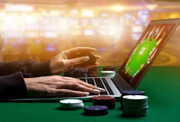 Online Poker Tournaments Can Boost Your Skills