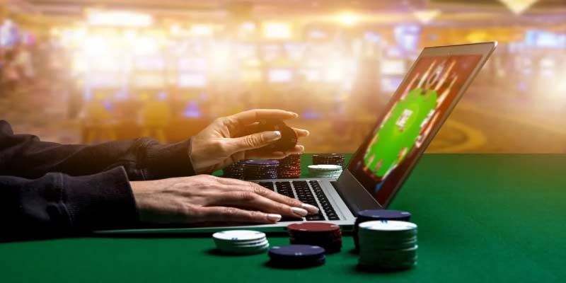 Online Poker Tournaments Can Boost Your Skills
